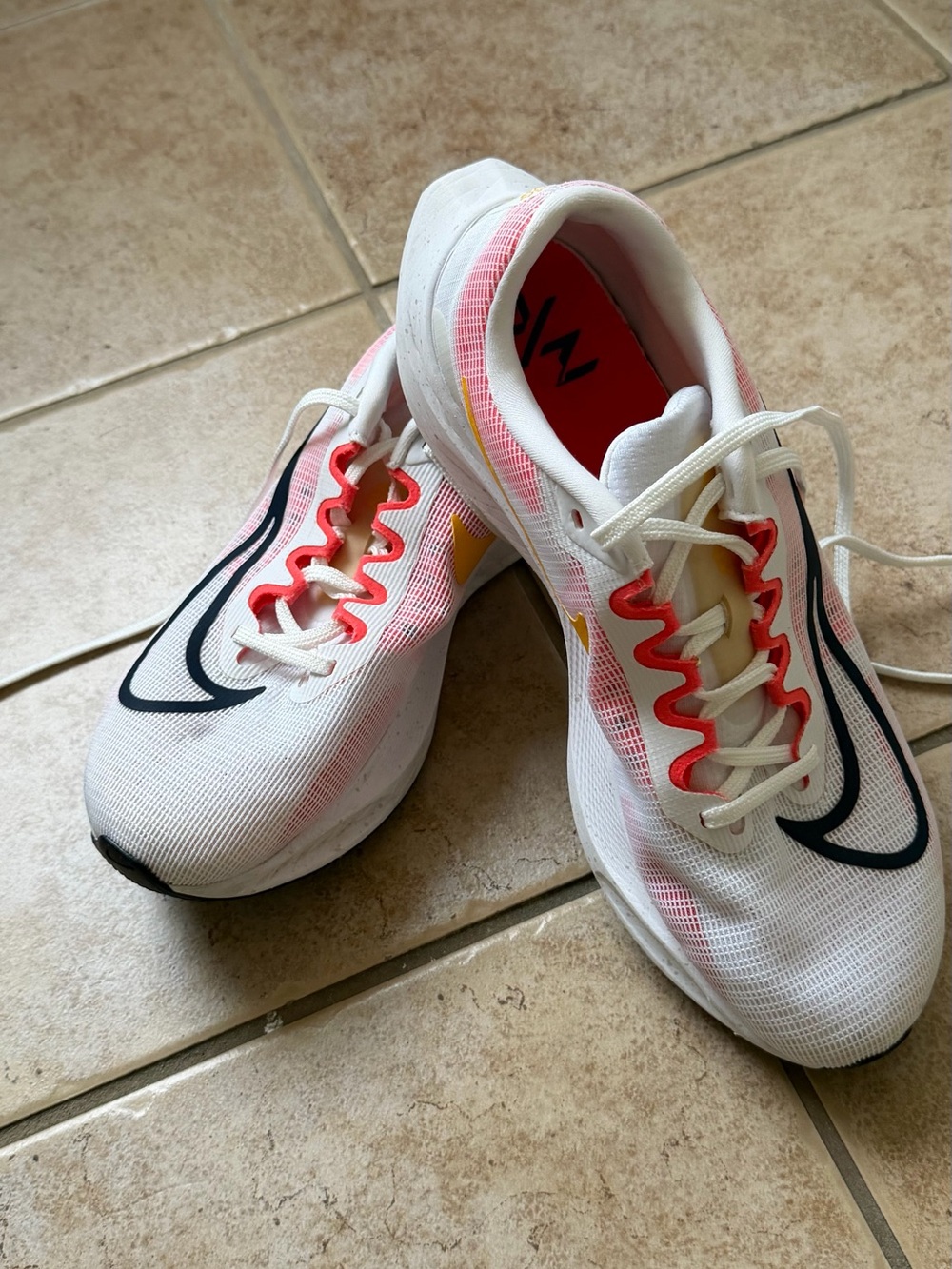 Nike - Zoom Fly 5 'White Bright Crimson' . Men US 11
